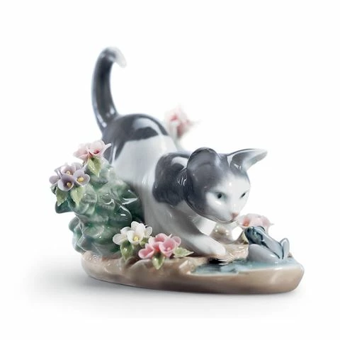 Lladro - Kitty Confrontation Figurine