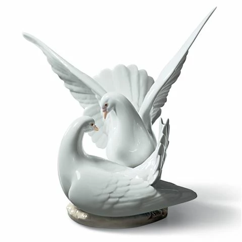 Lladro - Love Nest Doves Figurine