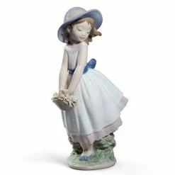 Lladro - Special Edition Pretty Innocence Girl Figurine